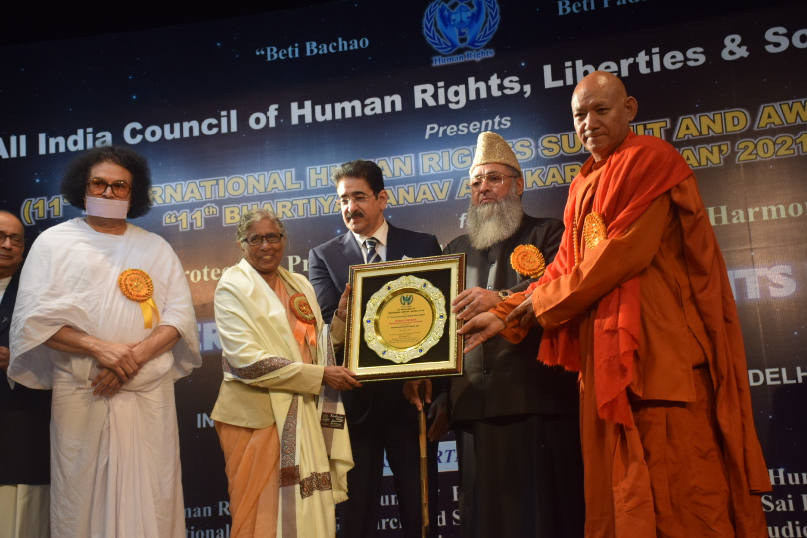Sister Betsy Devasia Received  the 11th International Human Rights Summit &AWARD  2021